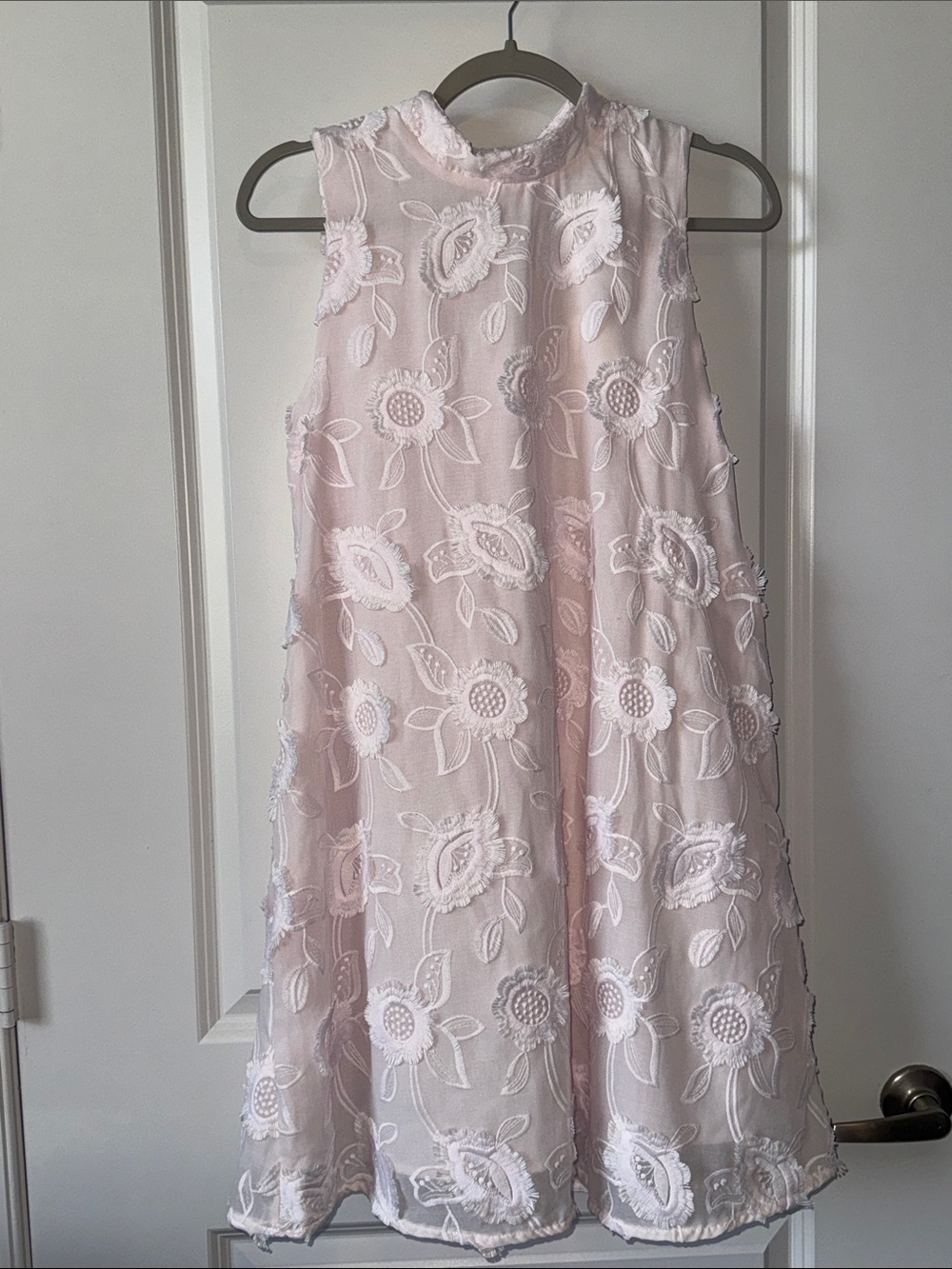 Chenault Pale Pink Embroidered Floral Sleeveless Shift Dress